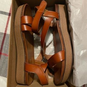 Cushionaire Saga Sandals Whiskey Color BNIB size 8.5